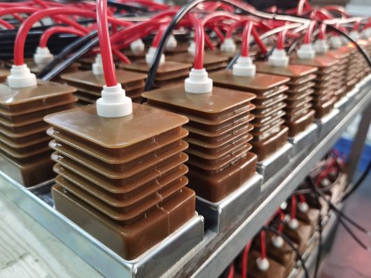 1.15 ≈ 1,25 Г/см3 Трансформатор из эпоксидной смолы с температурой формы 70-80 °C